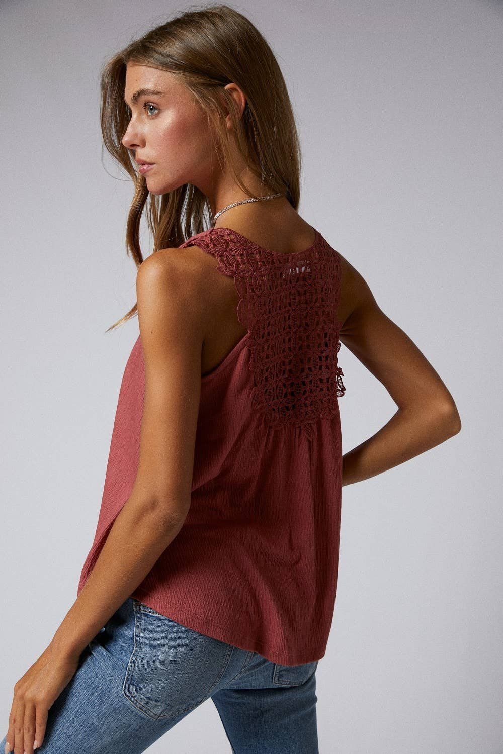 Sleeveless Back Lace Patch Crinkle Knit Swing Top